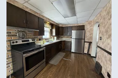 215 W Park St, Hermitage, PA 16148 - Photo 8