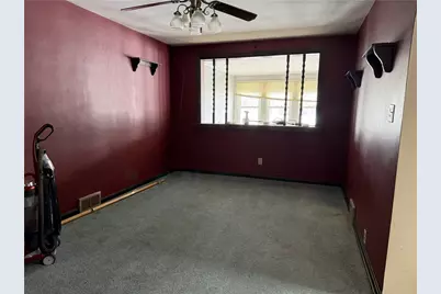 215 W Park St, Hermitage, PA 16148 - Photo 8