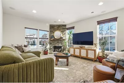 372 Sunrise Dr, Carnegie, PA 15106 - Photo 8