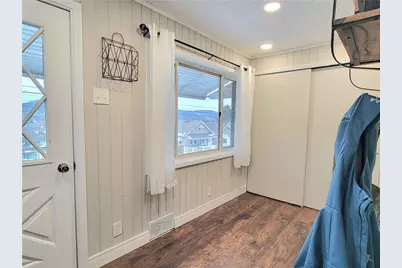 496 7th Ave, Moon/Crescent Twp, PA 15108 - Photo 4