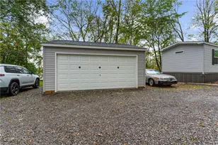 318 Meadowbrook Rd, Hermitage, PA 16148 - Photo 18