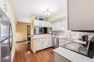 4217 Bristol Ln, New Castle, PA 16105 - Photo 10