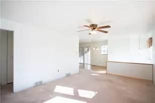 1079 Catherine Dr, Conway, PA 15027 - Photo 8