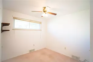 1079 Catherine Dr, Conway, PA 15027 - Photo 16