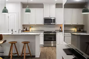 202 Dana Dr, Pittsburgh, PA 15143 - Photo 10