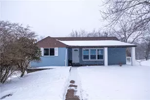 1020 Roosevelt Way, New Alexandria, PA 15670 - Photo 1