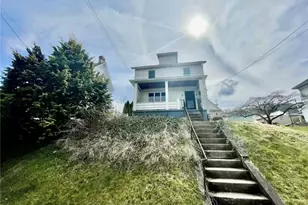 746 6th Ave, Coraopolis, PA 15108 - Photo 1