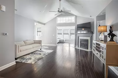 101 Spring Valley Dr, Jackson Township, PA 16063 - Photo 2