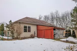 420 Rolling Hills Rd, Economy, PA 15042 - Photo 4