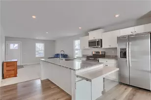 517 Coughton Cross Dr, Lancaster Township, PA 16037 - Photo 8