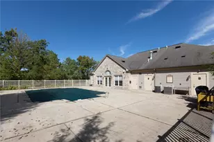 1153 Cobblestone Ln, Adams Township, PA 16059 - Photo 24