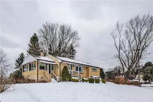 2 Hallmark Dr, Pittsburgh, PA 15235 - Photo 2