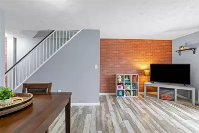 203 Woodhaven Dr, Seven Fields Boro, PA 16046 - Photo 8