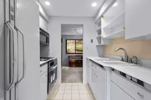 214 Wedgewood Dr, Pittsburgh, PA 15227 - Photo 8