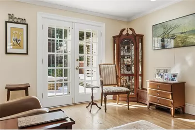 516 Roslyn Pl, Pittsburgh, PA 15232 - Photo 8