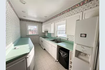 1207 Ohio Ave, White Oak, PA 15131 - Photo 8