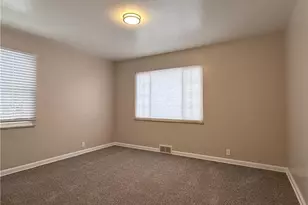 714 Pershing St, Ellwood City, PA 16117 - Photo 10