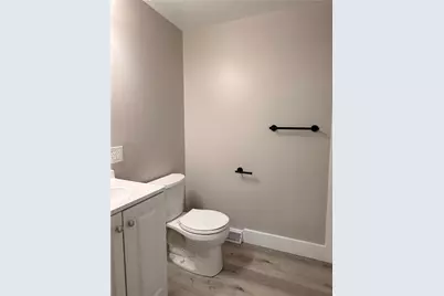 714 Pershing St, Ellwood City, PA 16117 - Photo 20