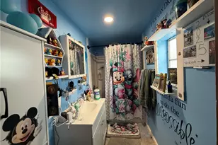 715 Eureka St, Pittsburgh, PA 15210 - Photo 10