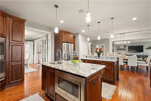 205 Welbourn Dr, Peters Township, PA 15367 - Photo 10