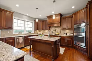 205 Welbourn Dr, Peters Township, PA 15367 - Photo 8