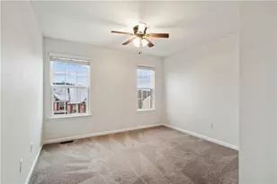 220 Noble Woods Dr, Coraopolis, PA 15108 - Photo 18