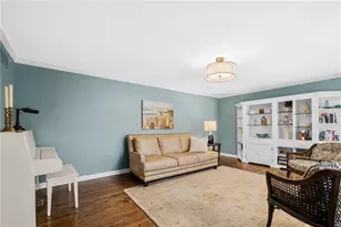 897 MacArthur Dr, Pittsburgh, PA 15228 - Photo 8