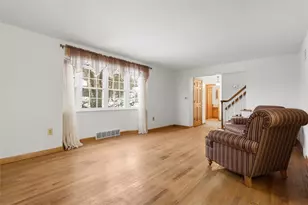 220 Cornwall Dr, Pittsburgh, PA 15238 - Photo 2