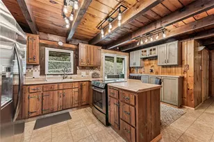 733 McKee Rd, White Oak, PA 15131 - Photo 24