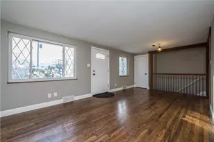 113 McGinley Dr, Pittsburgh, PA 15116 - Photo 4