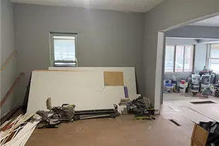 1118 Wallis Ave, Farrell, PA 16121 - Photo 4