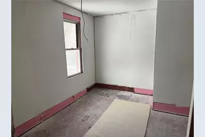 1118 Wallis Ave, Farrell, PA 16121 - Photo 10