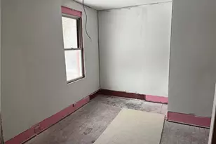 1118 Wallis Ave, Farrell, PA 16121 - Photo 10