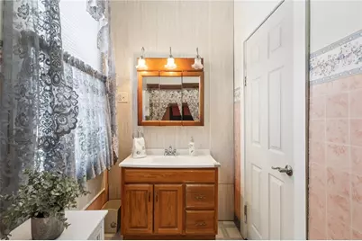 1203 Eastbrook St, New Castle, PA 16101 - Photo 16