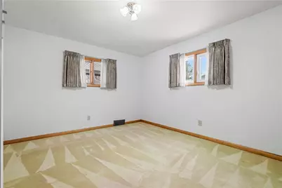 340 Carley Ave, Sharon, PA 16146 - Photo 16