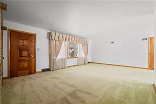 340 Carley Ave, Sharon, PA 16146 - Photo 6