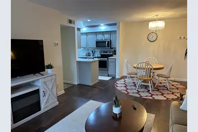 1110 Chatham Park Drive #D, Scott Township, PA 15216 - Photo 6