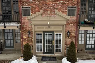 1110 Chatham Park Dr, Scott Township, PA 15216 - Photo 16