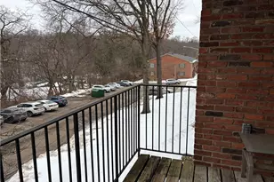 1110 Chatham Park Dr, Scott Township, PA 15216 - Photo 14