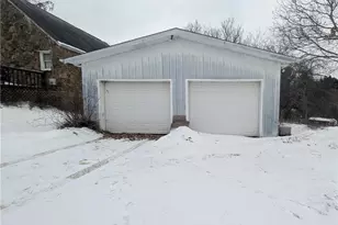 324 Sunset Dr, Center Township, PA 16001 - Photo 4