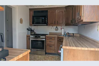 324 Sunset Drive, Center Township, PA 16001 - Photo 10