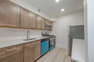 121 Grandview Ave, Pittsburgh, PA 15211 - Photo 8