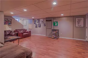 475 Ridgemont Dr, Banksville/Westwood, PA 15220 - Photo 18