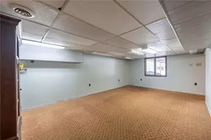 119 Covewood Dr, Center Township, PA 16001 - Photo 32