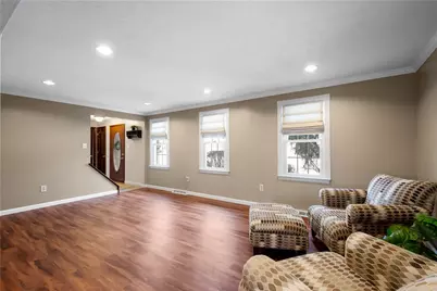 994 Westchester Rd, South Park, PA 15129 - Photo 8