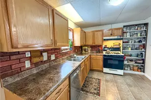 1402 N Grant Ave, Kittanning, PA 16201 - Photo 10