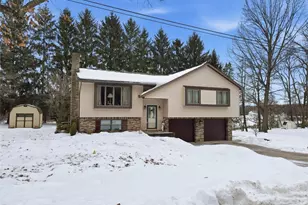 132 Graham Dr, Renfrew, PA 16053 - Photo 1