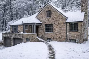 2501 Oakwood Rd, Pittsburgh, PA 15116 - Photo 2