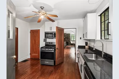 2501 Oakwood Rd, Pittsburgh, PA 15116 - Photo 10