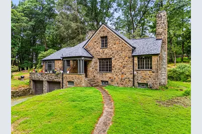 2501 Oakwood Rd, Pittsburgh, PA 15116 - Photo 1